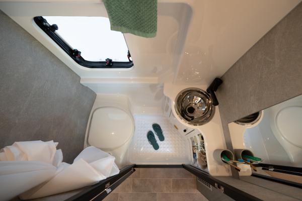 AND_5657XVAN_5_allestite